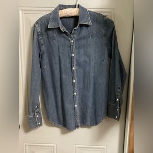 GAP snap front long sleeve denim shirt light wash distressed XS